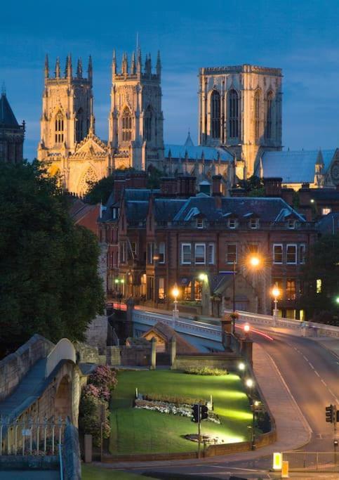 Aldwark View With Free Parking Apartment York Exterior foto